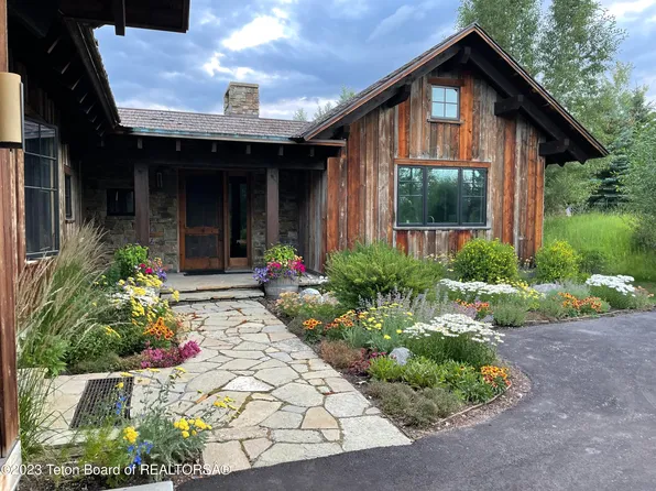 2755 W Snowshoe Ln, Jackson, WY 83001