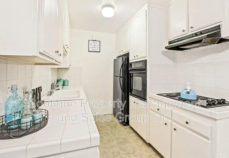 1023 E 1st St #5 — Photo 10