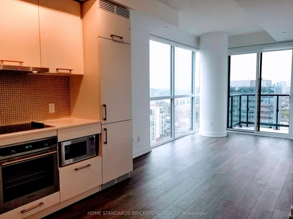 87 Peter St, Toronto, ON