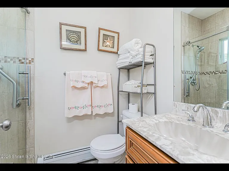 16 Allen Pl #1 — Photo 8