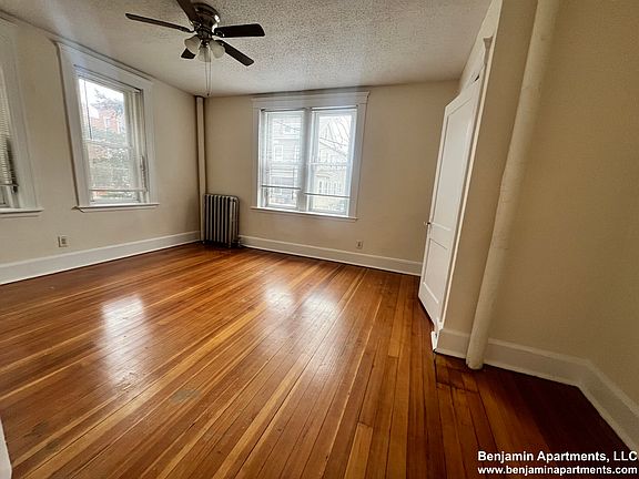 2nd image of 15 Barrows St #13