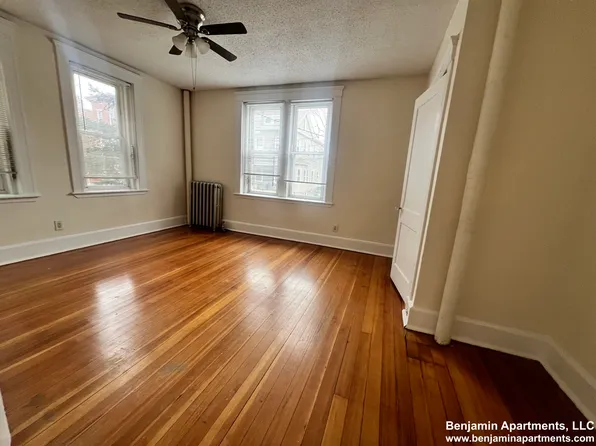 15 Barrows St #7, Allston, MA 02134