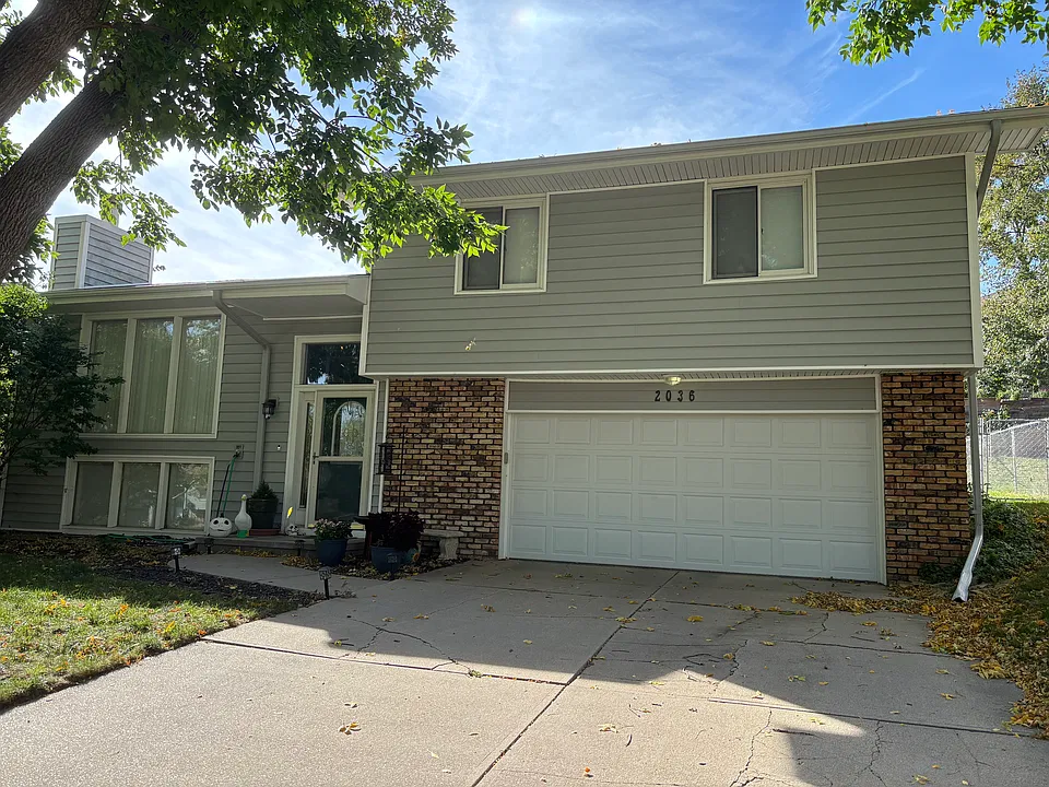 2036 S 164th Ave