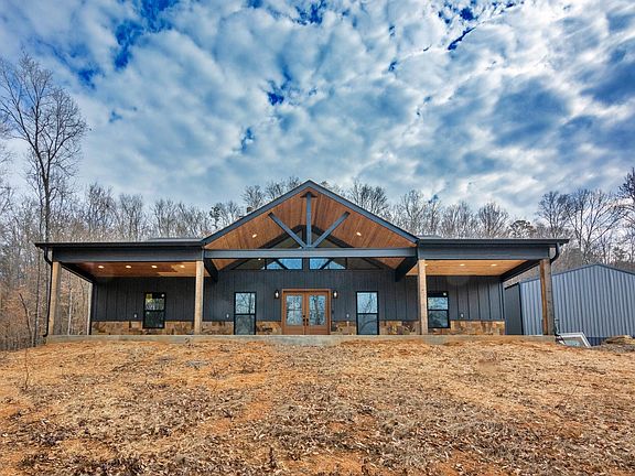 2nd image of 2604 Lower East Valley Rd