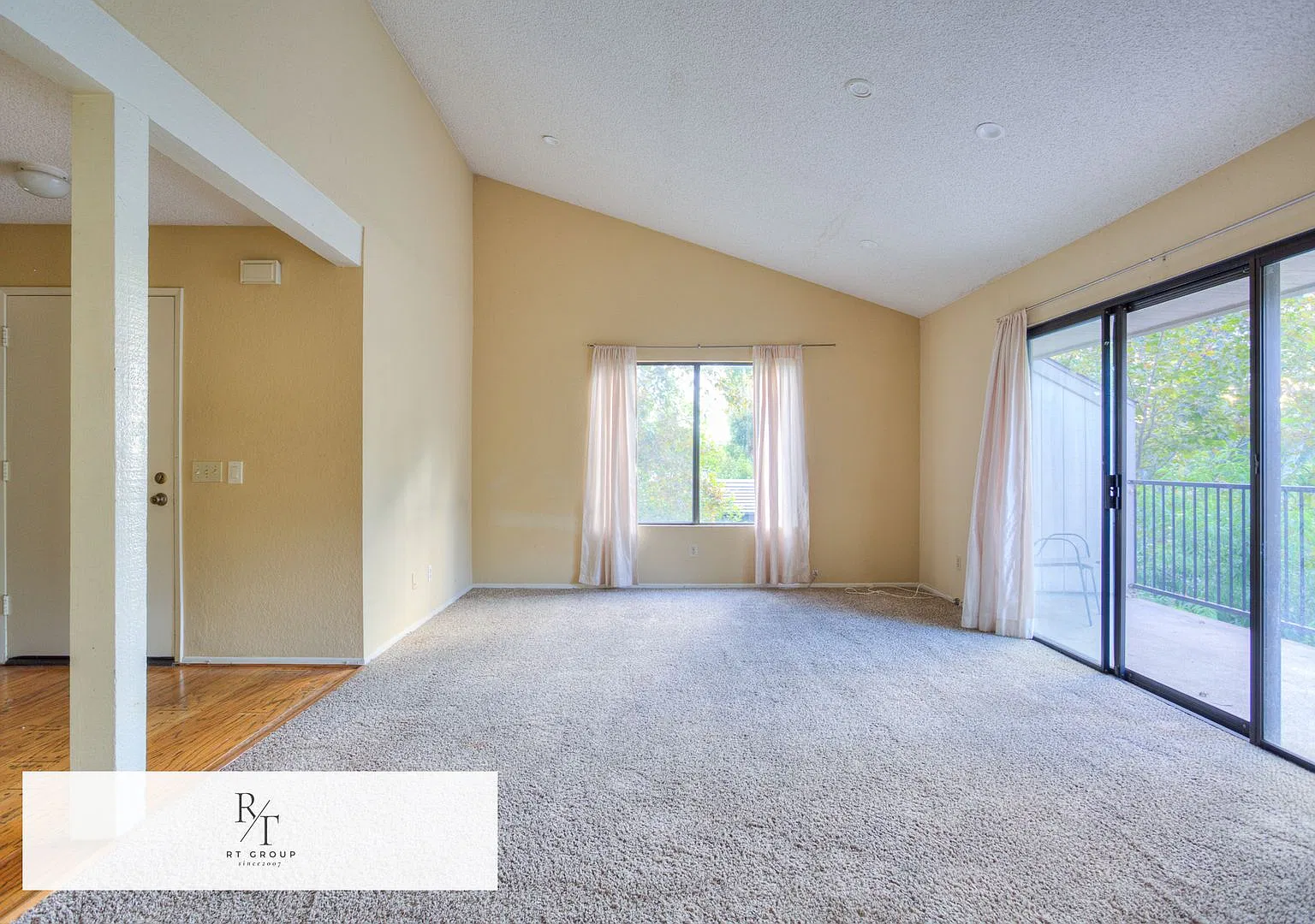 Spacious 3-Bedroom Condo with Balcony & Community Amenities in Canyon Crest ! — Photo 1