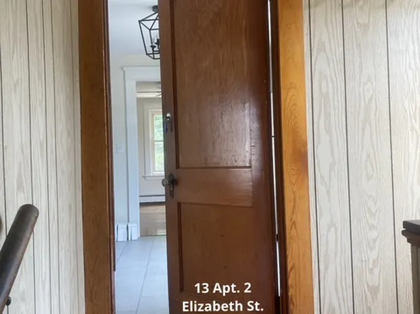 13 Elizabeth St #2, Uxbridge, MA 01569