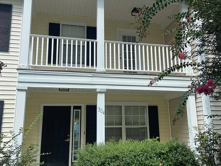 304 Campus Ln — Photo 1