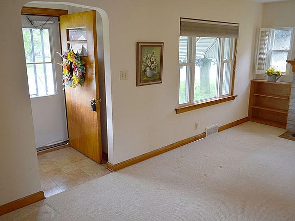4th image of 408 Menomonee Ave