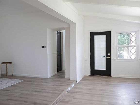 4th image of 5530 Magnolia Ave