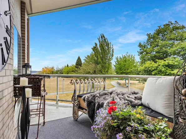 33 Chesterfield Pl #1306, North Vancouver, BC V7M 3K4