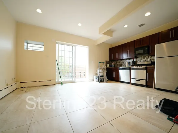 25-21 34th Street image 1 of 6