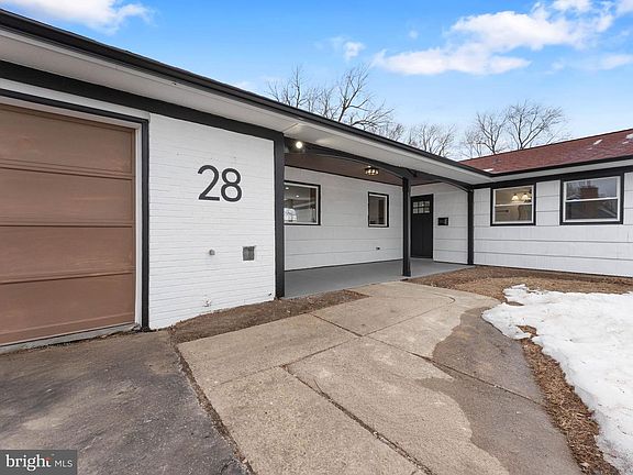 3rd image of 28 Country Club Rd