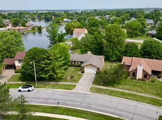 988 Country Aire Dr, Greenwood, IN 46143