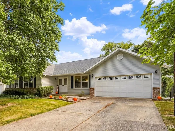 1278 Stephenridge Dr, Saint Charles, MO 63304