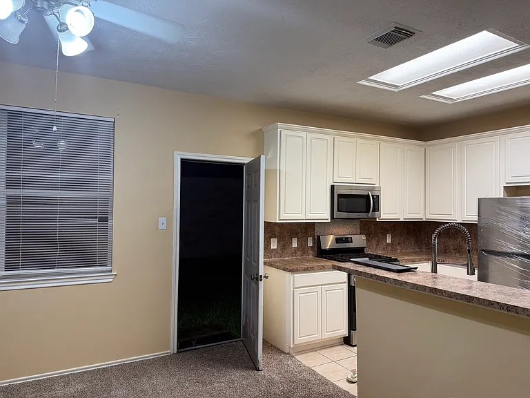 6139 Shelbourne Park Ln #6139 — Photo 6