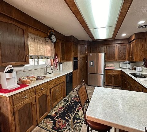 3rd image of 1695 Pioneer Rd #1