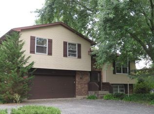 4819 Bonner Dr, McHenry, IL 60050