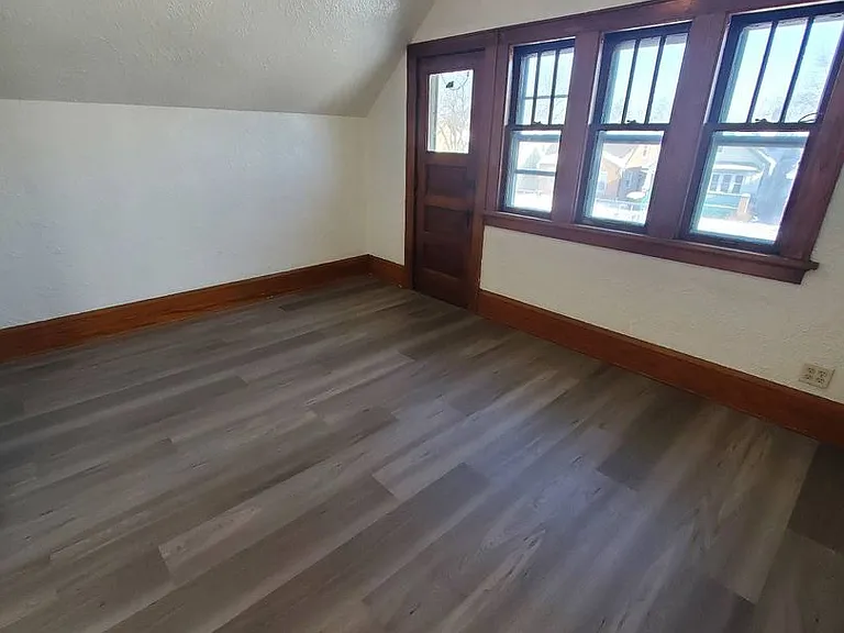 4619 N 42nd St. (Duplex) — Photo 3