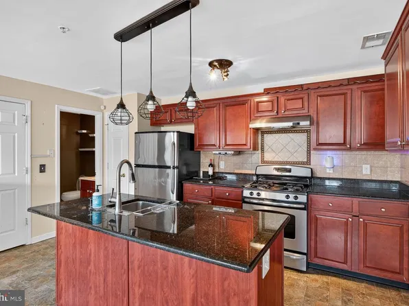 1062 Lamberton St, Trenton, NJ 08611