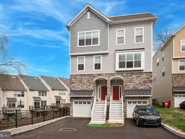 6715 Cinnaminson Ct, Philadelphia, PA 19128