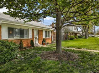 9005 N Grace Ave, Niles, IL