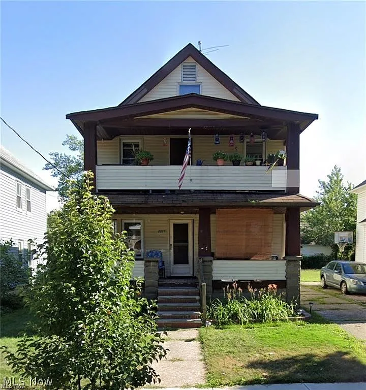 2215 Hood Ave photo 1