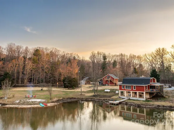 30 Miller Rhodes Ln, Saluda, NC 28773