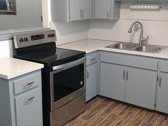 3rd image of 10520 Depaul Dr