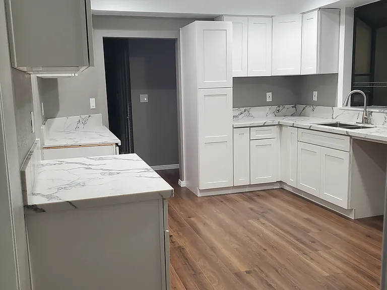 902 N Pass Ave — Photo 24