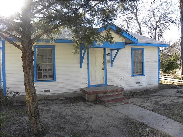 1st image of 206 N Avenue K
