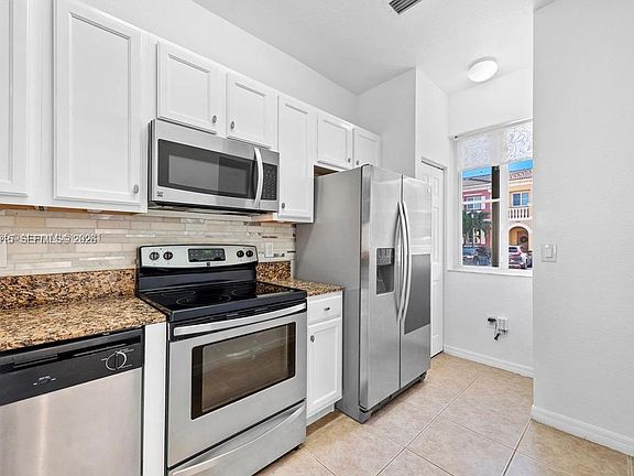3rd image of 1820 SW 89th Ter