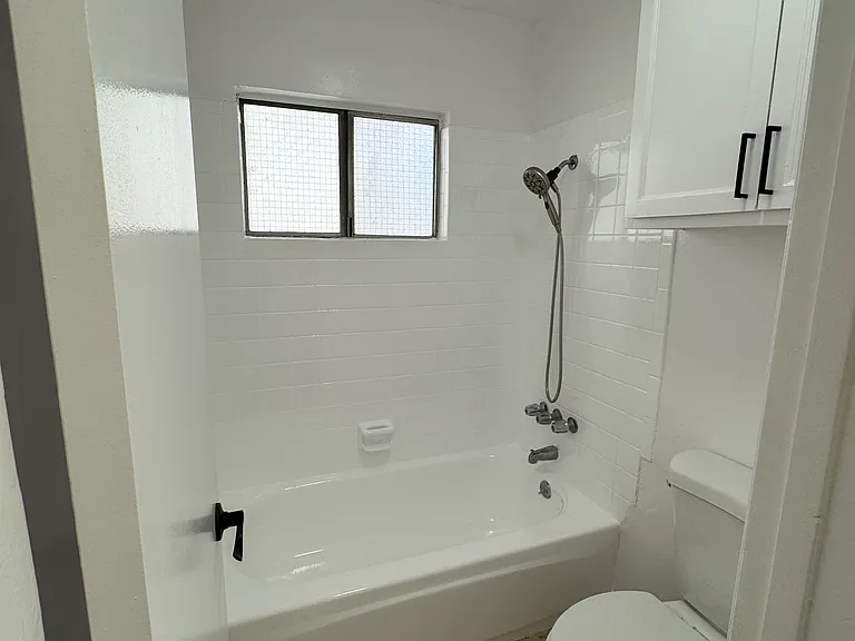 Hollyking Apartments — Photo 44
