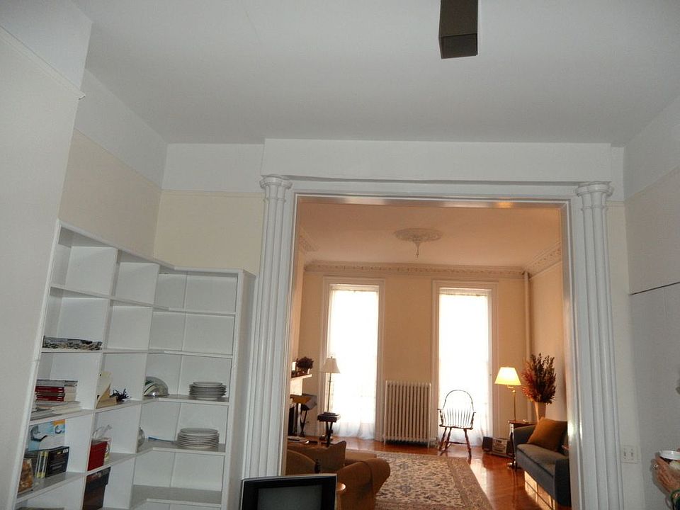 1st image of 165 Clinton St #1