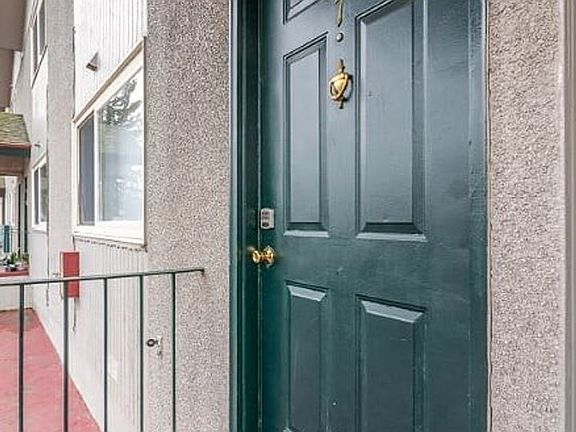 3rd image of 928 N 200th St #9458545