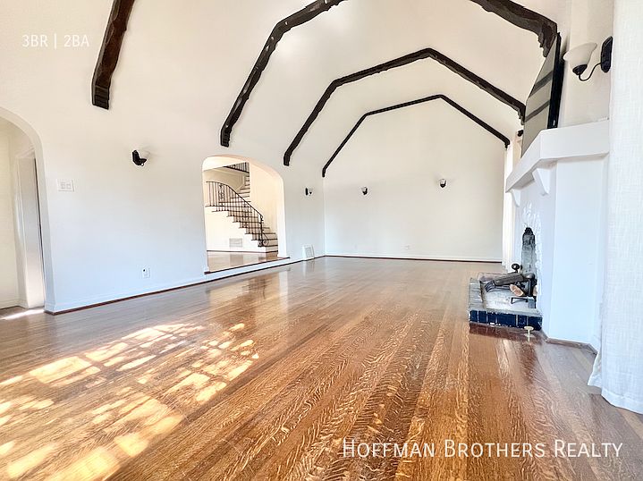 1st image of 6715 Beverly Blvd #1