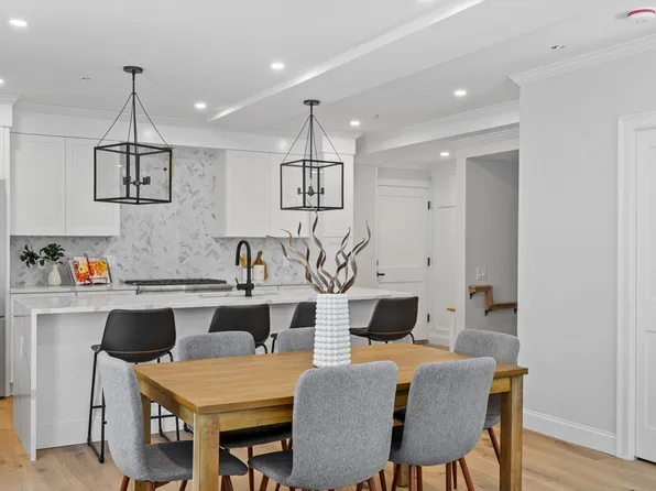 9 Monument St #R, Charlestown, MA 02129