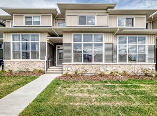 2274 S Bayview Dr SW, Airdrie, AB T4B5N6