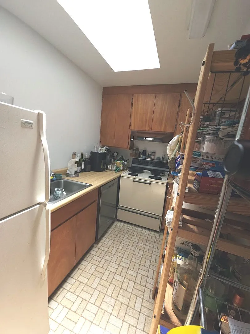 1905 Jefferson Park Avenue Unit B — Photo 3