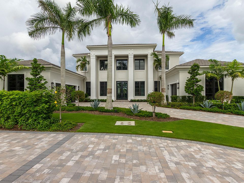 Home For Sale In Old Palm Golf Club