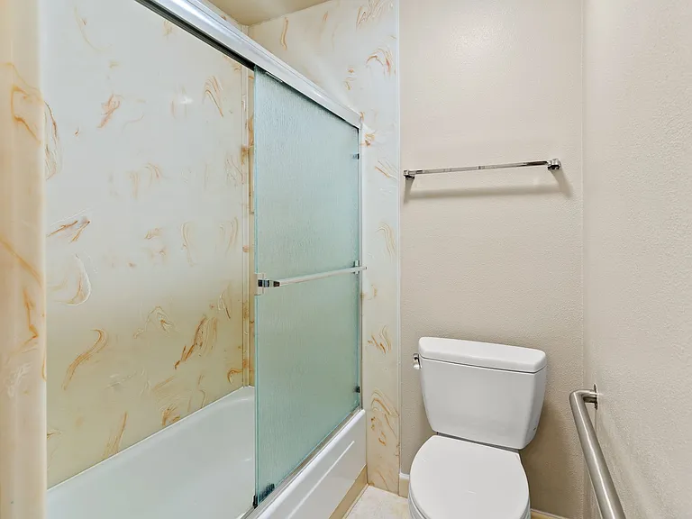 6923 Lassen St — Photo 22