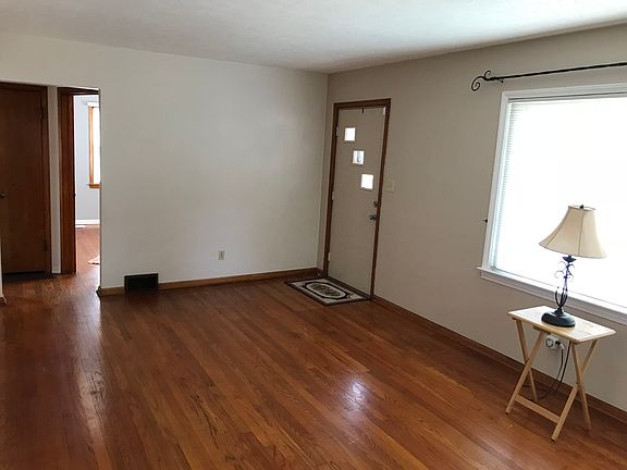 5th image of 2709 Elmwood St