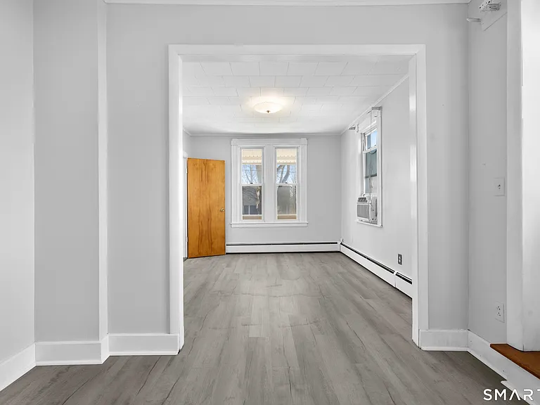 48 Anderson St — Photo 17