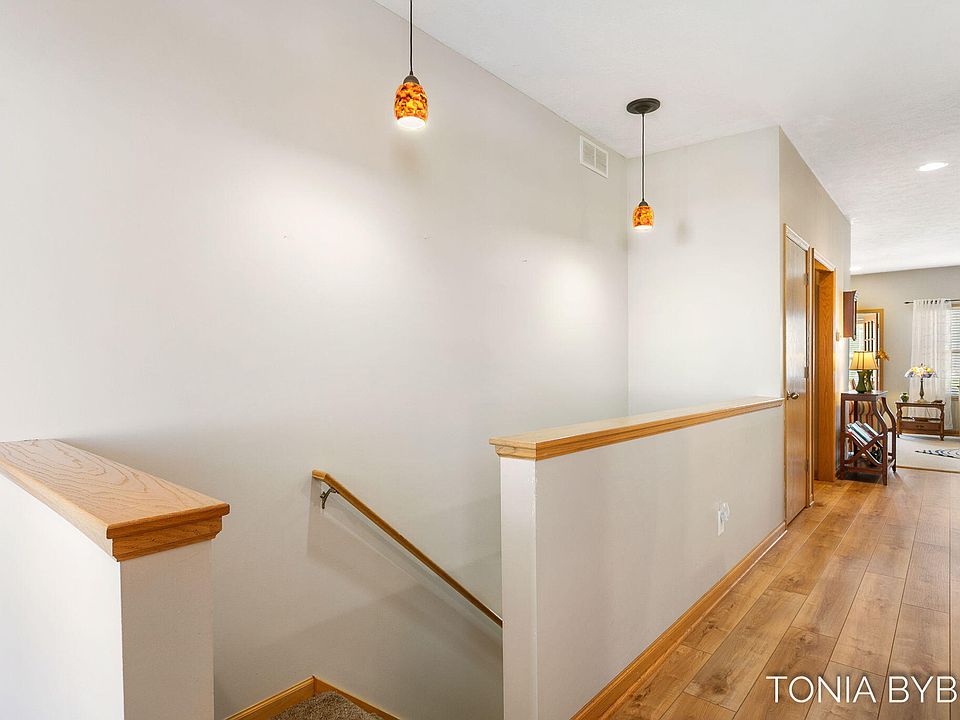 2473 Sawtooth Ct Holland MI Zillow