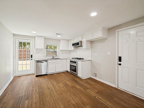 2nd image of 117 E Division St