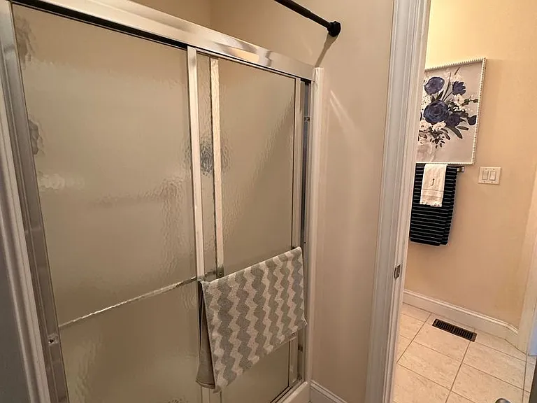 1320 Club House Dr — Photo 18