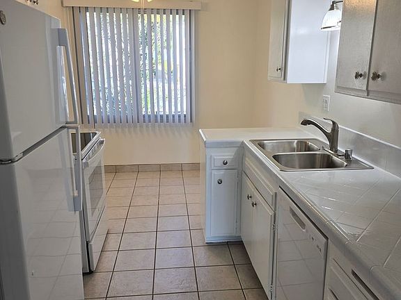3rd image of 3748 Curtis St Office 37725