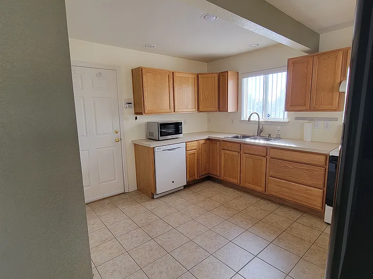 6411 Raleigh St — Photo 6