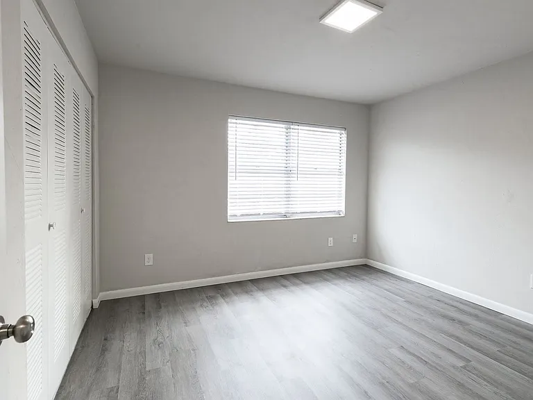 Oak Terrace — Photo 7