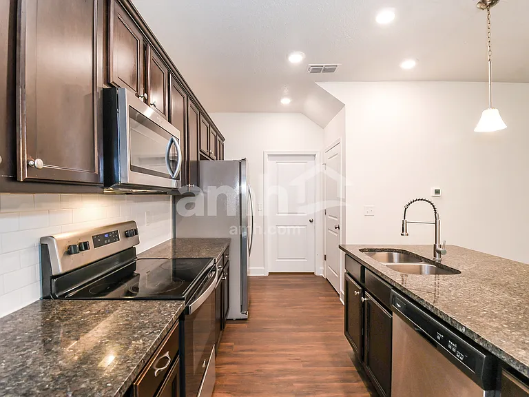 8559 Highfield Ave — Photo 7