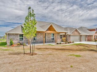 10805 NW 95th St, Yukon, OK 73099
